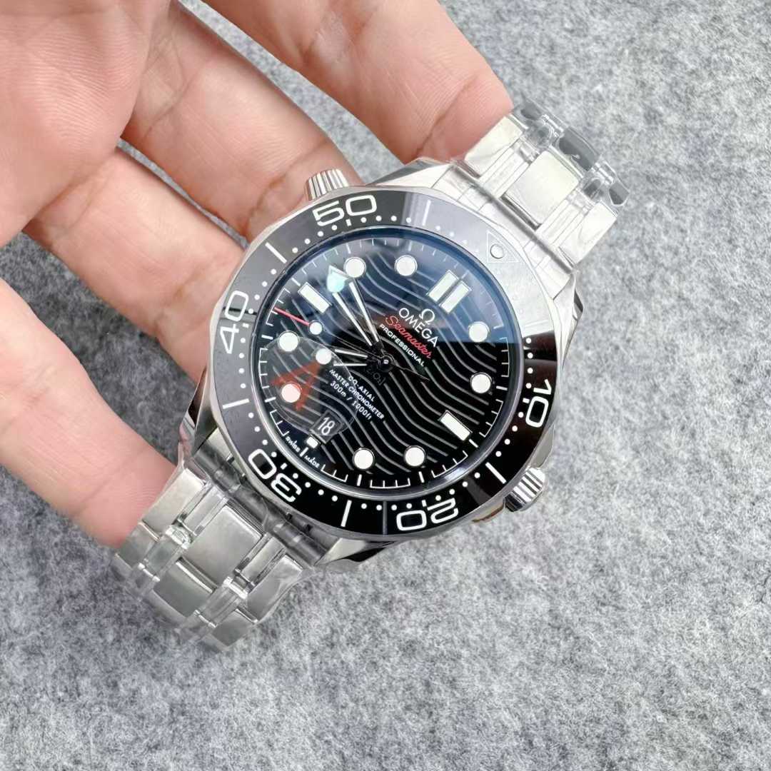 VSF Seamaster 300M V4 crystal anti-reflective coating glare (blue AR coating)